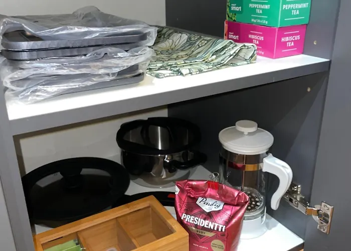 Modern Loft In The Middle Of The City, Parking Space, Tv Game 아파트 탈린